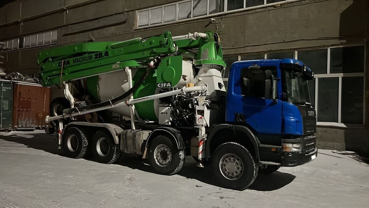 фото автобетононасоса 28м со смесителем